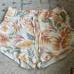 EUC Billabong shorts